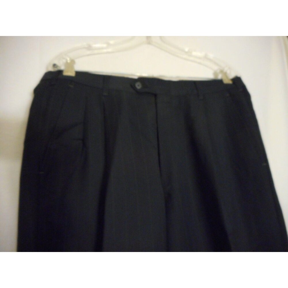 Vintage Stafford Navy Blue Pinstripe Wool Suit w/ Pleated pants - Union Label - Picture 12 of 12